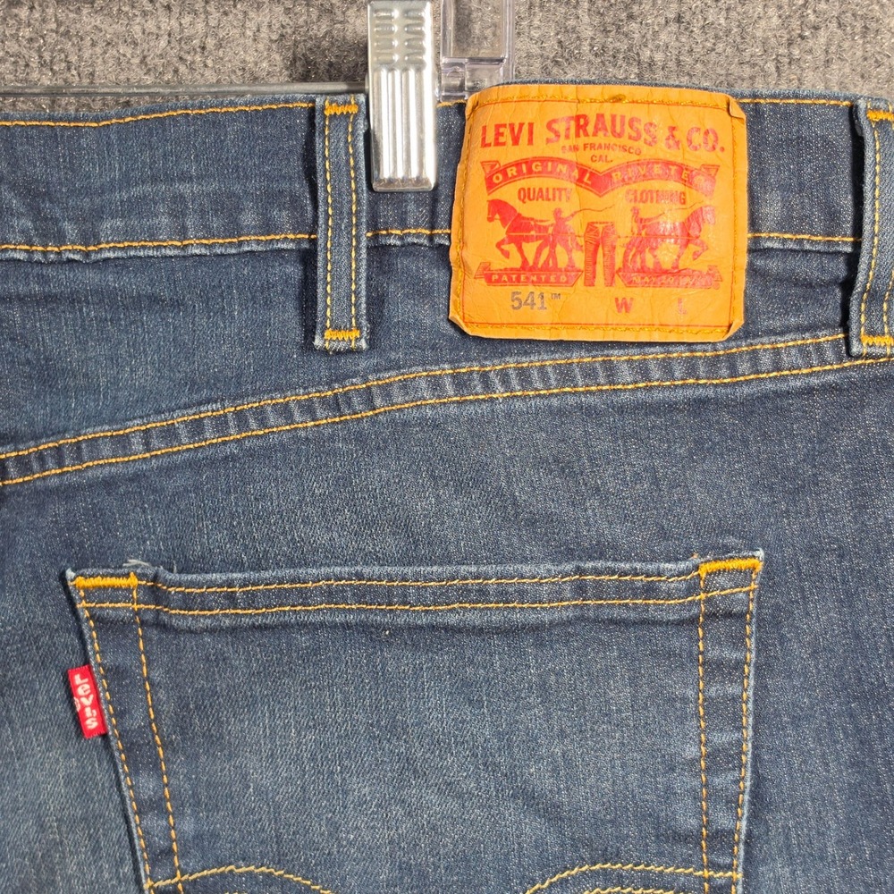 Levis 541 Jeans Mens 46x30 Athletic Taper Medium Wash Whiskering Distressed Jean - Picture 8 of 8